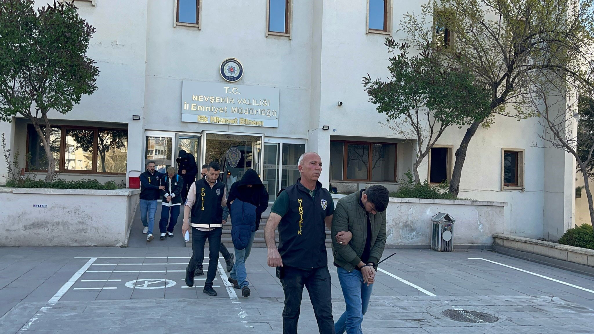 Terör örgütü PKK'yı 'jigolo' vurgunuyla doyurdular... Hepsi tek tek enselendi Terör örgütü PKK'yı 'jigolo' vurgunuyla doyurdular... Hepsi tek tek enselendi - 3. Resim