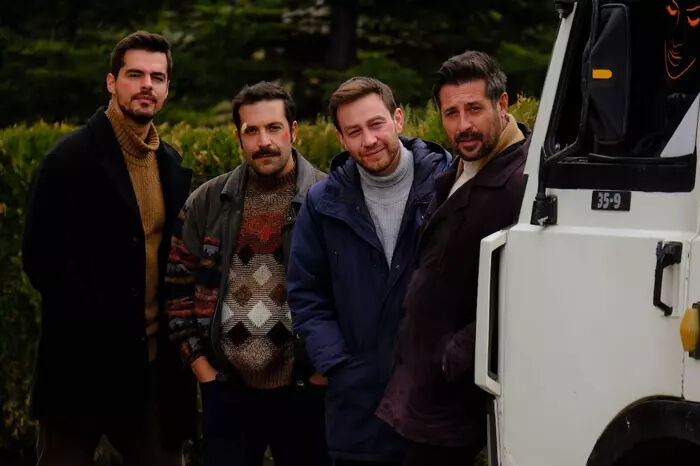 Trafik kazasında ağır yaralanmıştı! Ünlü oyuncu Berk Atan'dan üzen haber - 1. Resim