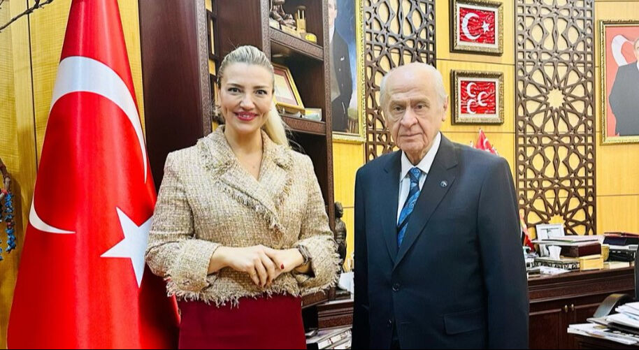 Türkiye'ye güçlü kalem... Nur Tuğba Aktay yazılarıyla aramızda Türkiye'ye güçlü kalem... Nur Tuğba Aktay yazılarıyla aramızda - 1. Resim