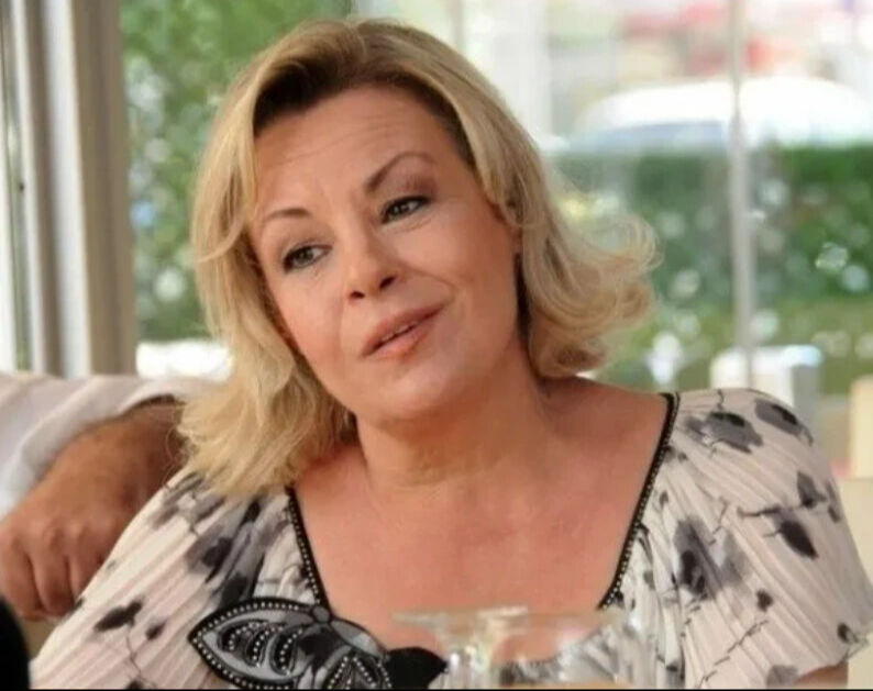 Yeşilçam’ın 'Ayşecik’i oyunculuğu bırakmıştı! Zeynep Değirmencioğlu'nun son hali ve yeni mesleği şaşırttı Yeşilçam’ın 'Ayşecik’i oyunculuğu bırakmıştı! Zeynep Değirmencioğlu'nun son hali ve yeni mesleği şaşırttı - 2. Resim