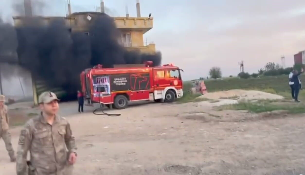 Yusuf Öden öldü, Viranşehir birbirine girdi! Evlerden alevler yükseldi, mahalleyi kapattılar - 1. Resim