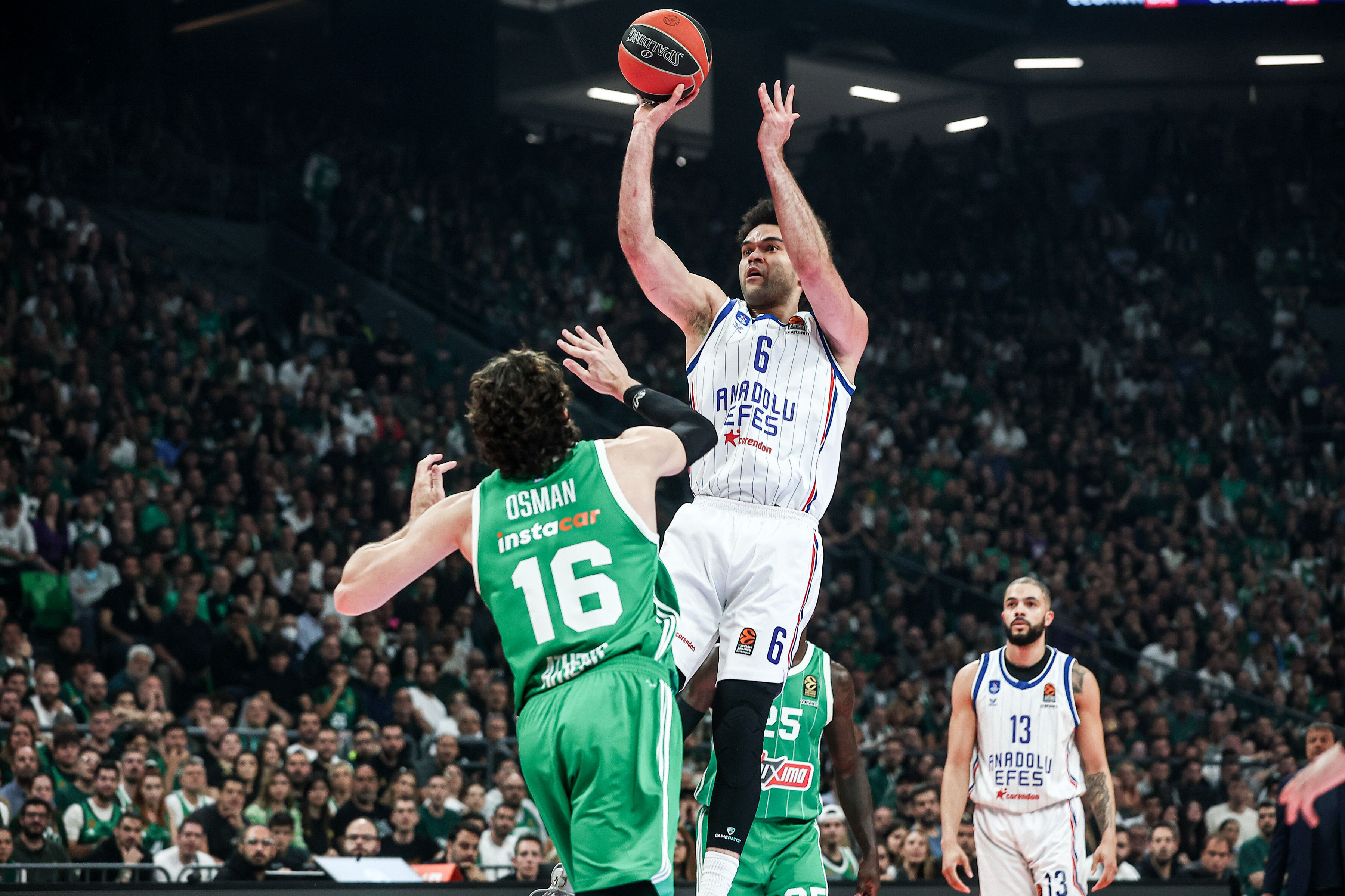 Anadolu Efes sonunu getiremedi! Yunanistan'da play-off'a mağlubiyetle başladı - 1. Resim