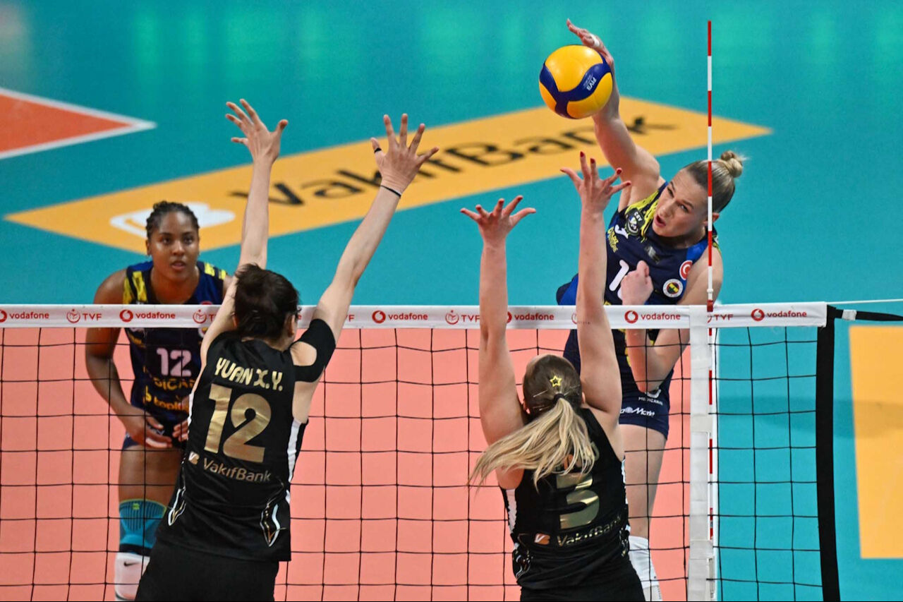Fenerbahçe Vakıfbank maçı saat kaçta, hangi kanalda? Şifresiz yayınlanacak maçta ya şampiyon belli olacak ya da seri uzayacak! - 1. Resim