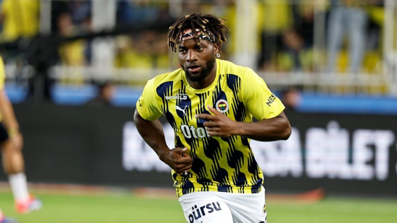 Fenerbahçe'de 11 futbolcunun bileti kesildi! Kayserispor beraberliği sonrası kadro operasyonu Fenerbahçe'de 11 futbolcunun bileti kesildi! Kayserispor beraberliği sonrası kadro operasyonu - 11. Resim