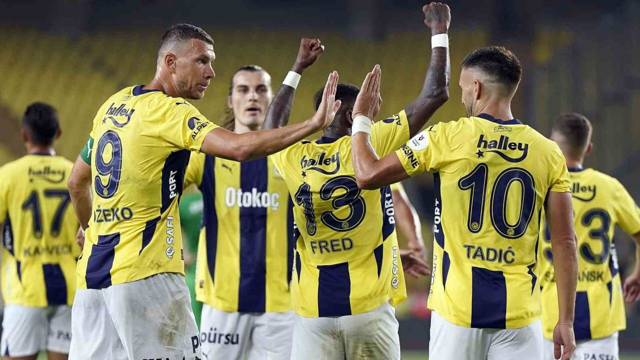 Fenerbahçe'de 11 futbolcunun bileti kesildi! Kayserispor beraberliği sonrası kadro operasyonu Fenerbahçe'de 11 futbolcunun bileti kesildi! Kayserispor beraberliği sonrası kadro operasyonu - 3. Resim