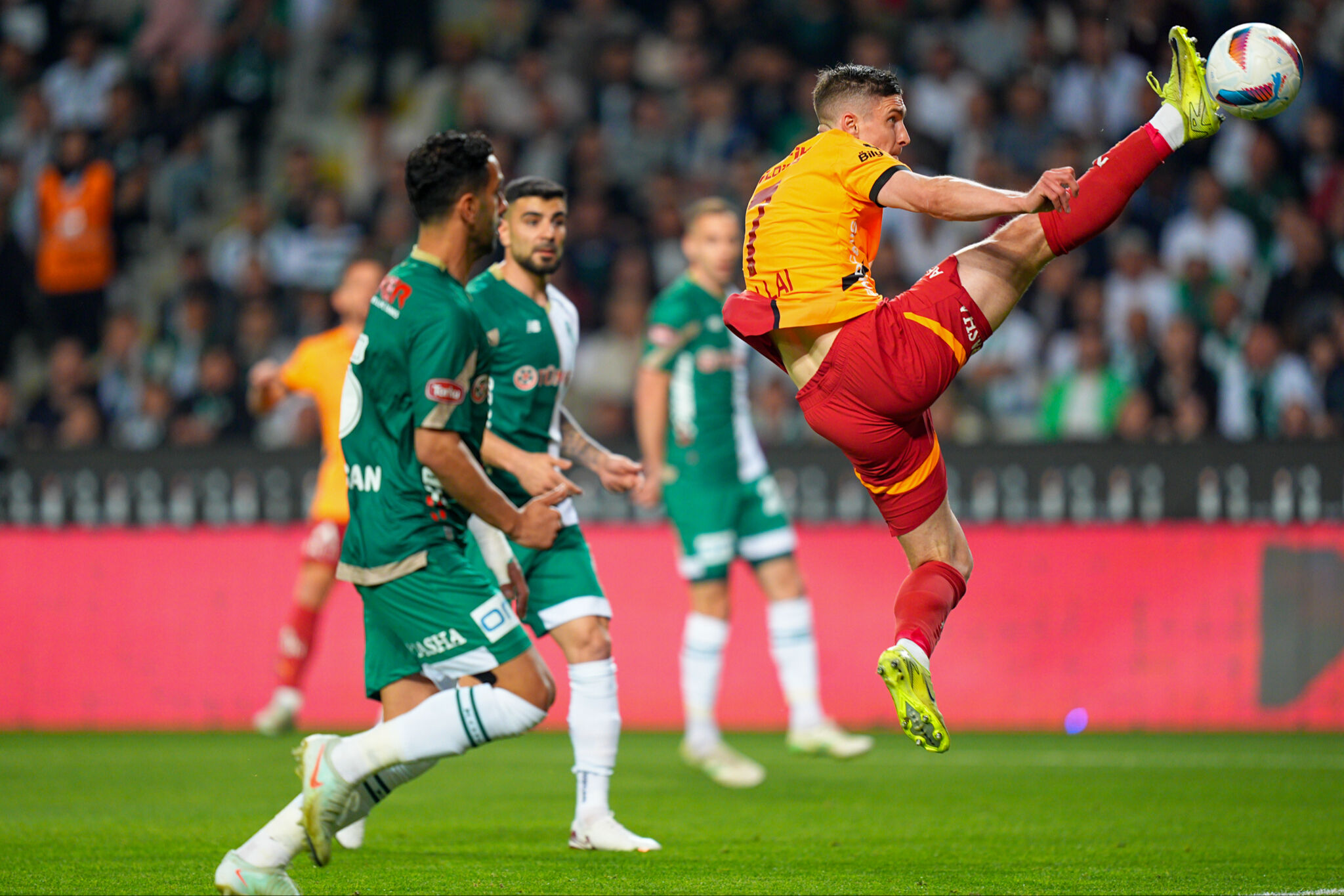 Galatasaray'dan Konya'da gol yağmuru! Aslan final biletini cebine koydu CANLI ANLATIM | TÜMOSAN Konyaspor - Galatasaray - 2. Resim