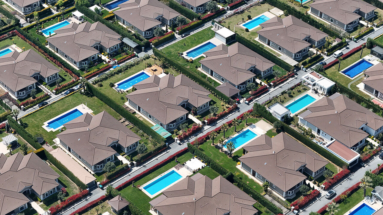 İlk kez görüntülendi! "Ver villayı, al ruhsatı" tarifesi adım adım böyle işlemiş - 2. Resim