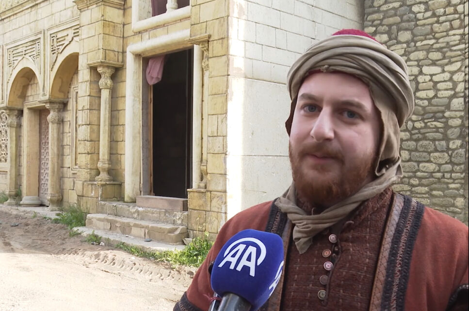 Mehmed: Fetihler Sultanı dizisinde bir ilk! Cuma namazı sahnesi vatandaşı harekete geçirdi: Başvurular peş peşe geldi Mehmed: Fetihler Sultanı dizisinde bir ilk! Cuma namazı sahnesi vatandaşı harekete geçirdi: Başvurular peş peşe geldi - 7. Resim