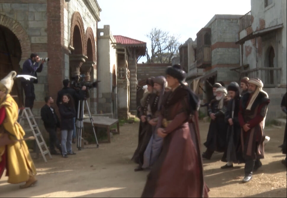 Mehmed: Fetihler Sultanı dizisinde bir ilk! Cuma namazı sahnesi vatandaşı harekete geçirdi: Başvurular peş peşe geldi Mehmed: Fetihler Sultanı dizisinde bir ilk! Cuma namazı sahnesi vatandaşı harekete geçirdi: Başvurular peş peşe geldi - 6. Resim