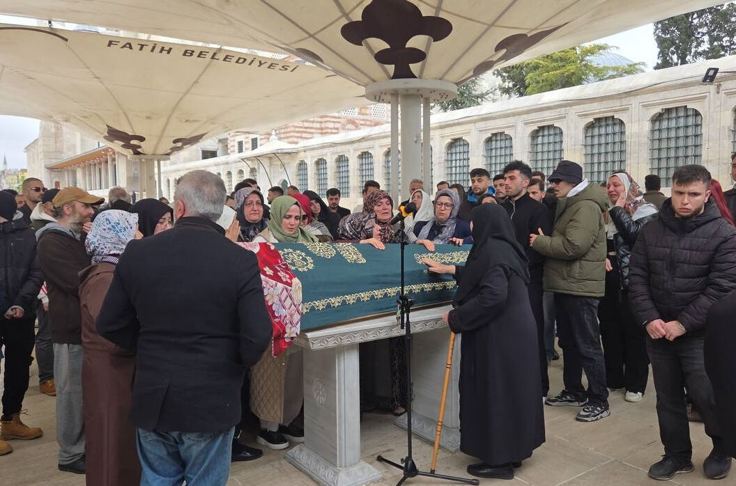 Oyuncu Sevil Akdağ arkadaşı Elif Kırav'ı öldürmüştü! Annesinden dikkat çeken açıklama:  Oyuncu Sevil Akdağ arkadaşı Elif Kırav'ı öldürmüştü! Annesinden dikkat çeken açıklama: