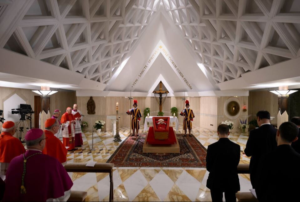 Papa Francis’in açık tabut görüntüleri yayınlandı! - 1. Resim