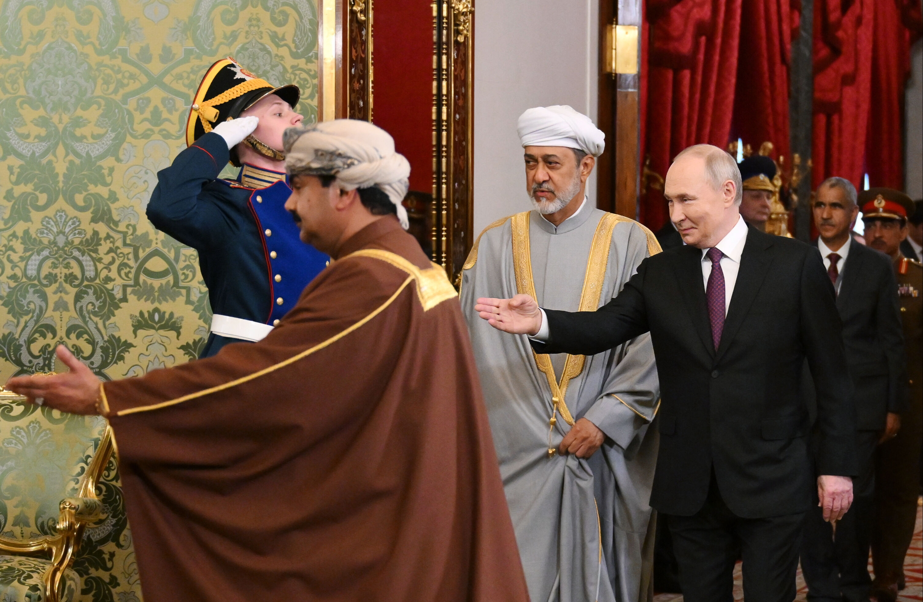 Putin, Umman Sultanı'ndan ABD-İran nükleer müzakereleri hakkında bilgi aldı Putin, Umman Sultanı'ndan ABD-İran nükleer müzakereleri hakkında bilgi aldı - 2. Resim