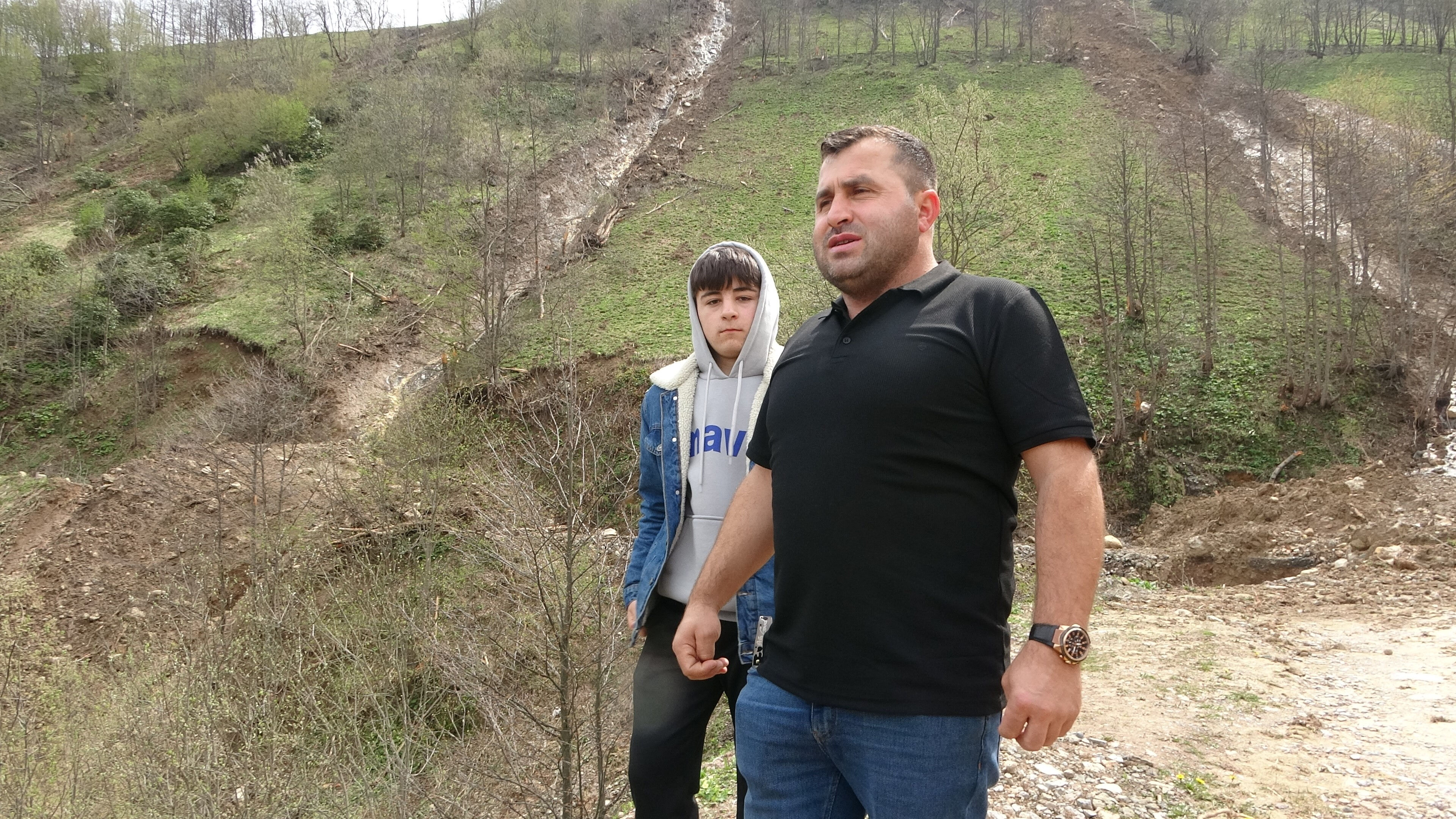 Trabzon'da heyelan faciası! Evler toprağa karıştı, yollar ulaşıma kapandı Trabzon'da heyelan faciası! Evler toprağa karıştı, yollar ulaşıma kapandı - 2. Resim