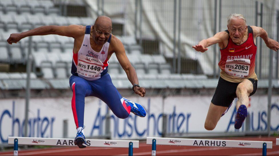 93 yaşında olmasına rağmen 40 yaşındaki birinin vücuduna sahip: İşte olağanüstü formunun sırrı! 93 yaşında olmasına rağmen 40 yaşındaki birinin vücuduna sahip: İşte olağanüstü formunun sırrı! - 1. Resim