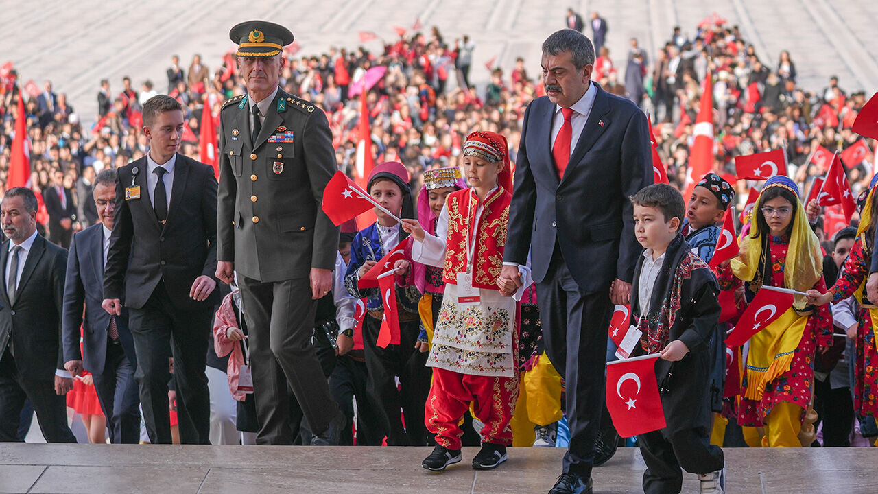Anıtkabir'de 23 Nisan töreni... 'Milli birliğimizi korumak temel vazifemiz' - 2. Resim
