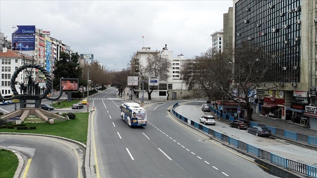 Ankara&#039;da hangi yollar trafiğe kapalı? Güzergahınızı değiştirmeniz gerekebilir