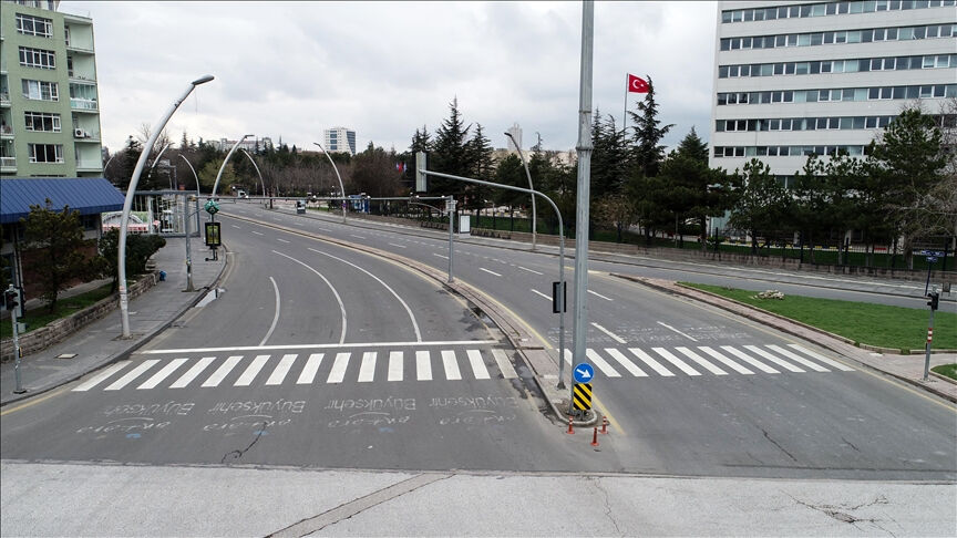 Ankara'da hangi yollar trafiğe kapalı? Güzergahınızı değiştirmeniz gerekebilir Ankara'da hangi yollar trafiğe kapalı? Güzergahınızı değiştirmeniz gerekebilir - 2. Resim