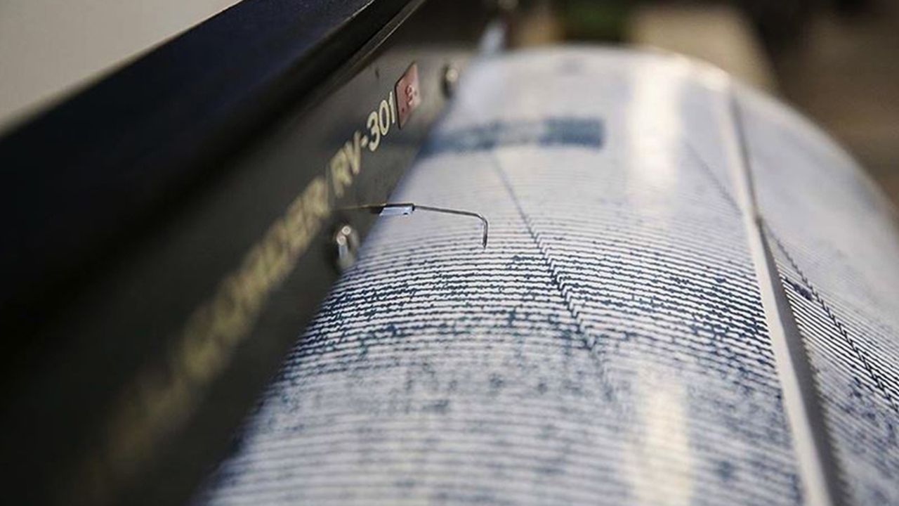 Bartın'da korkutan deprem! AFAD ilk verileri paylaştı Bartın'da korkutan deprem! AFAD ilk verileri paylaştı