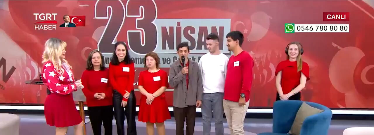 Depreme canlı yayında yakalandılar! Kamera beşik gibi sallandı: 