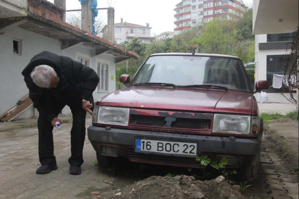 Hayalini kurarak sıfır aldığı aracı kabusu oldu! 17 yıldır marşına basamıyor - 3. Resim