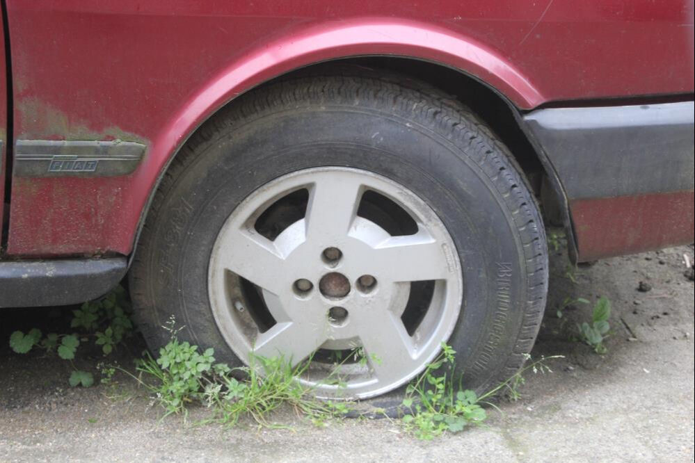 Hayalini kurarak sıfır aldığı aracı kabusu oldu! 17 yıldır marşına basamıyor - 4. Resim