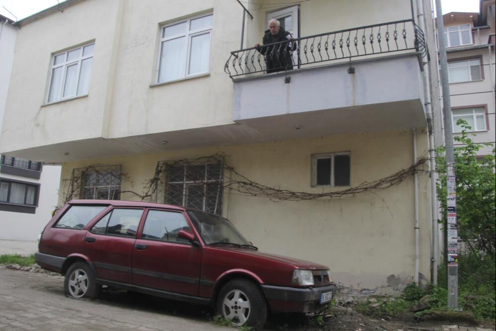 Hayalini kurarak sıfır aldığı aracı kabusu oldu! 17 yıldır marşına basamıyor - 5. Resim