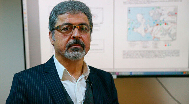 İstanbul depremi sonrası 'fay' vurgusu!: 'Bir kısmı kırıldı, ucuz kurtulduk' İstanbul depremi sonrası 'fay' vurgusu!: 'Bir kısmı kırıldı, ucuz kurtulduk' - 1. Resim