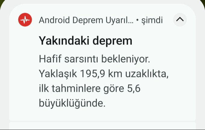 Marmara beşik gibi sallandı! Bir kişi balkondan atlayarak yaralandı - 1. Resim