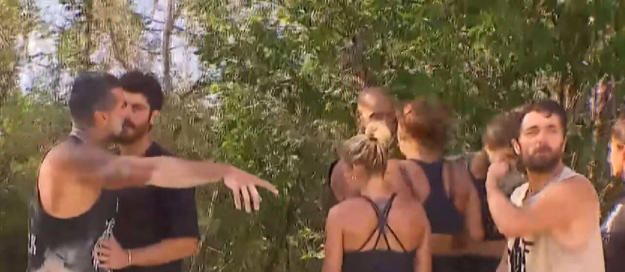 Survivor'da şoke eden anlar! İzleyiciler neye uğradığını şaşırırken acil konsey toplandı:  Survivor'da şoke eden anlar! İzleyiciler neye uğradığını şaşırırken Acil konsey toplandı:
