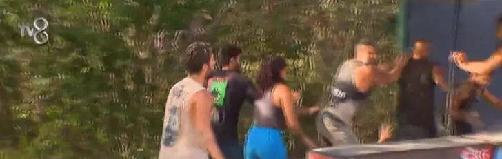 Survivor'da şoke eden anlar! İzleyiciler neye uğradığını şaşırırken acil konsey toplandı:  Survivor'da şoke eden anlar! İzleyiciler neye uğradığını şaşırırken Acil konsey toplandı: