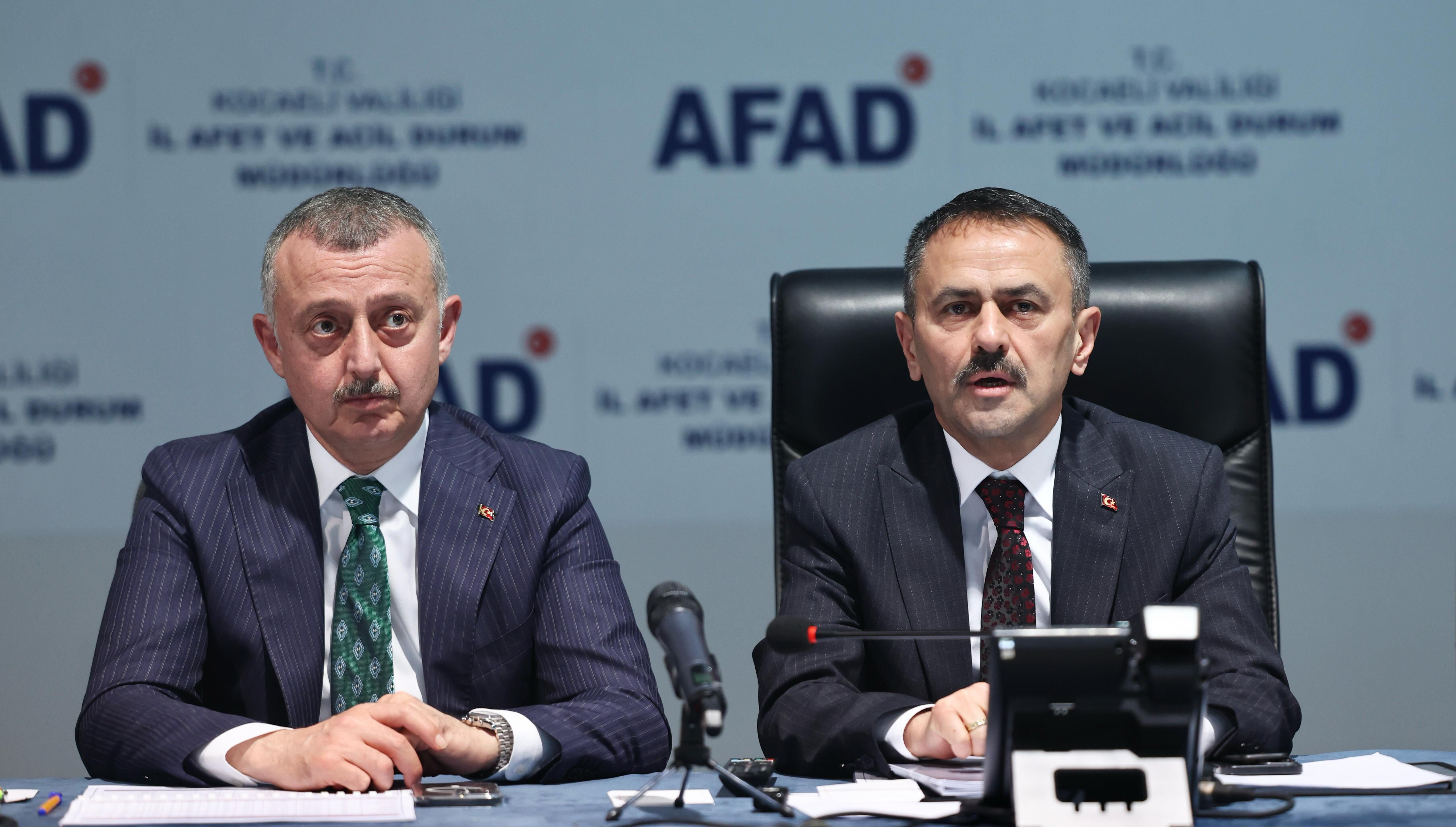 Vali deprem sonrası duyurdu! İstanbul'a komşu ilde çok sayıda yaralı var - 2. Resim