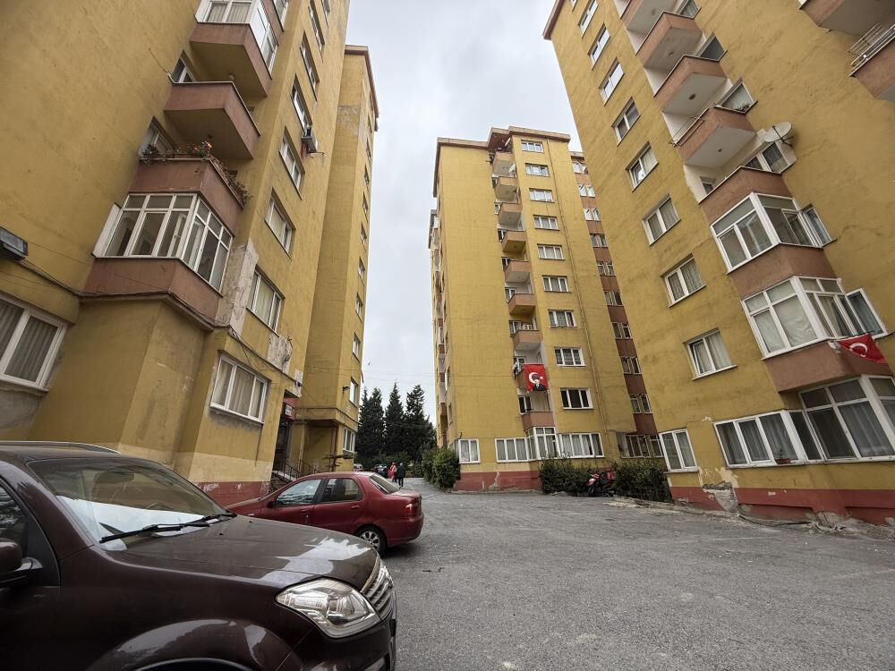 6,2'lik depremin ardından Küçükçekmece'de korkutan görüntü 6,2'lik depremin ardından Küçükçekmece'de korkutan görüntü - 2. Resim