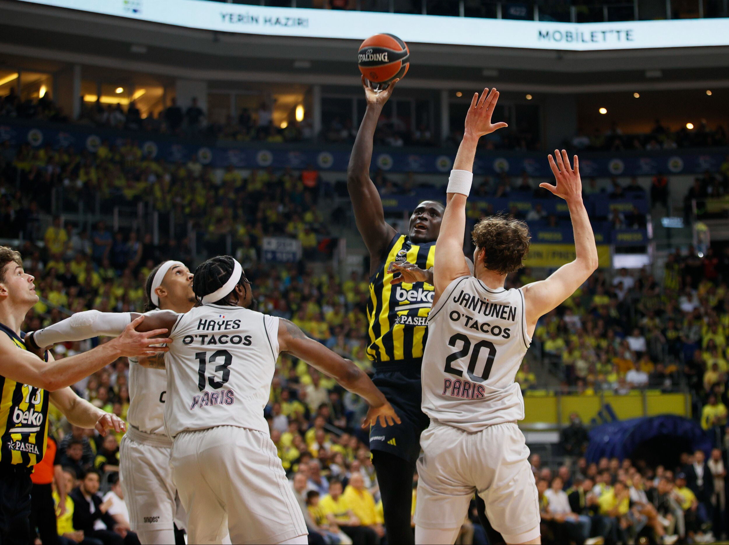 Fenerbahçe Beko tarih yazdı! İlk yarıda rekor, maçta zafer - 2. Resim