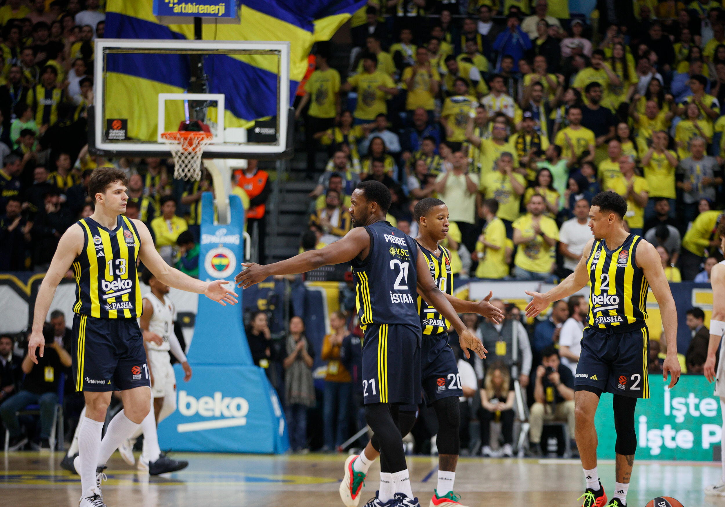 Fenerbahçe Beko tarih yazdı! İlk yarıda rekor, maçta zafer - 5. Resim