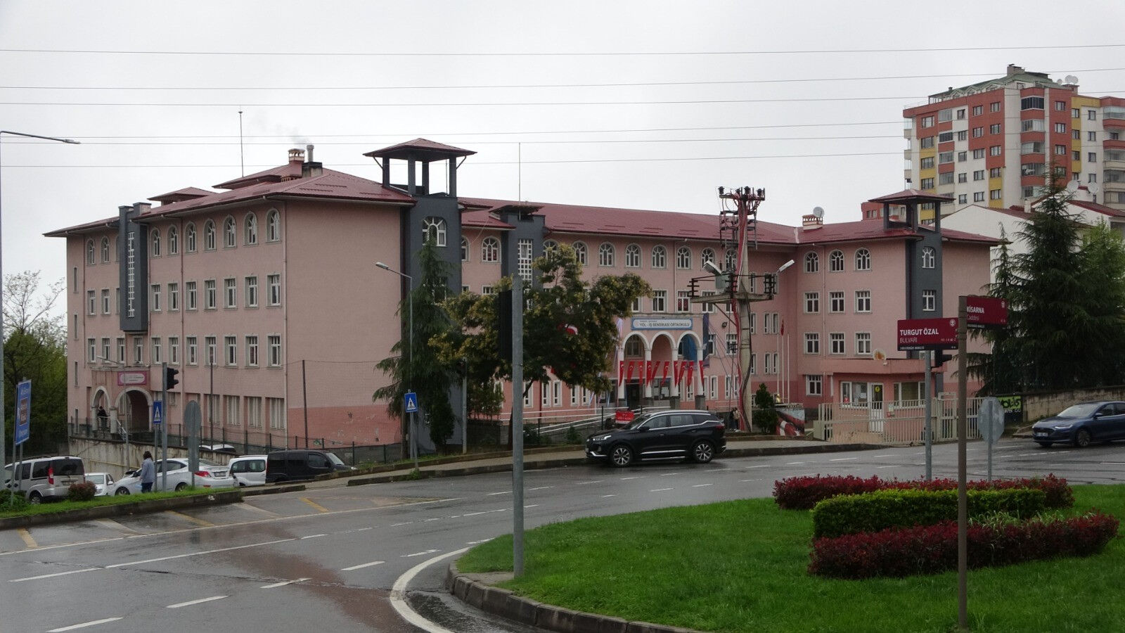 Korkunç olay! Okul basan veli öğretmeni yumrukladı Korkunç olay! Okul basan veli öğretmeni yumrukladı - 3. Resim