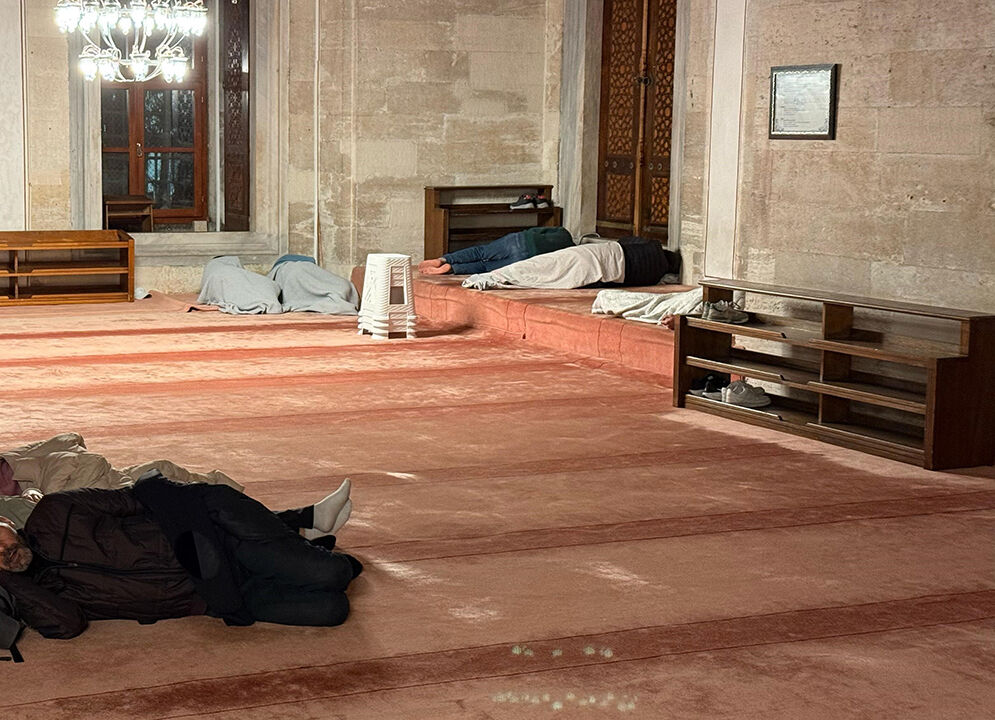 Mimar Sinan'ın camisi sığınak oldu! Depremin ardından geceyi huzurla geçirdiler - 4. Resim