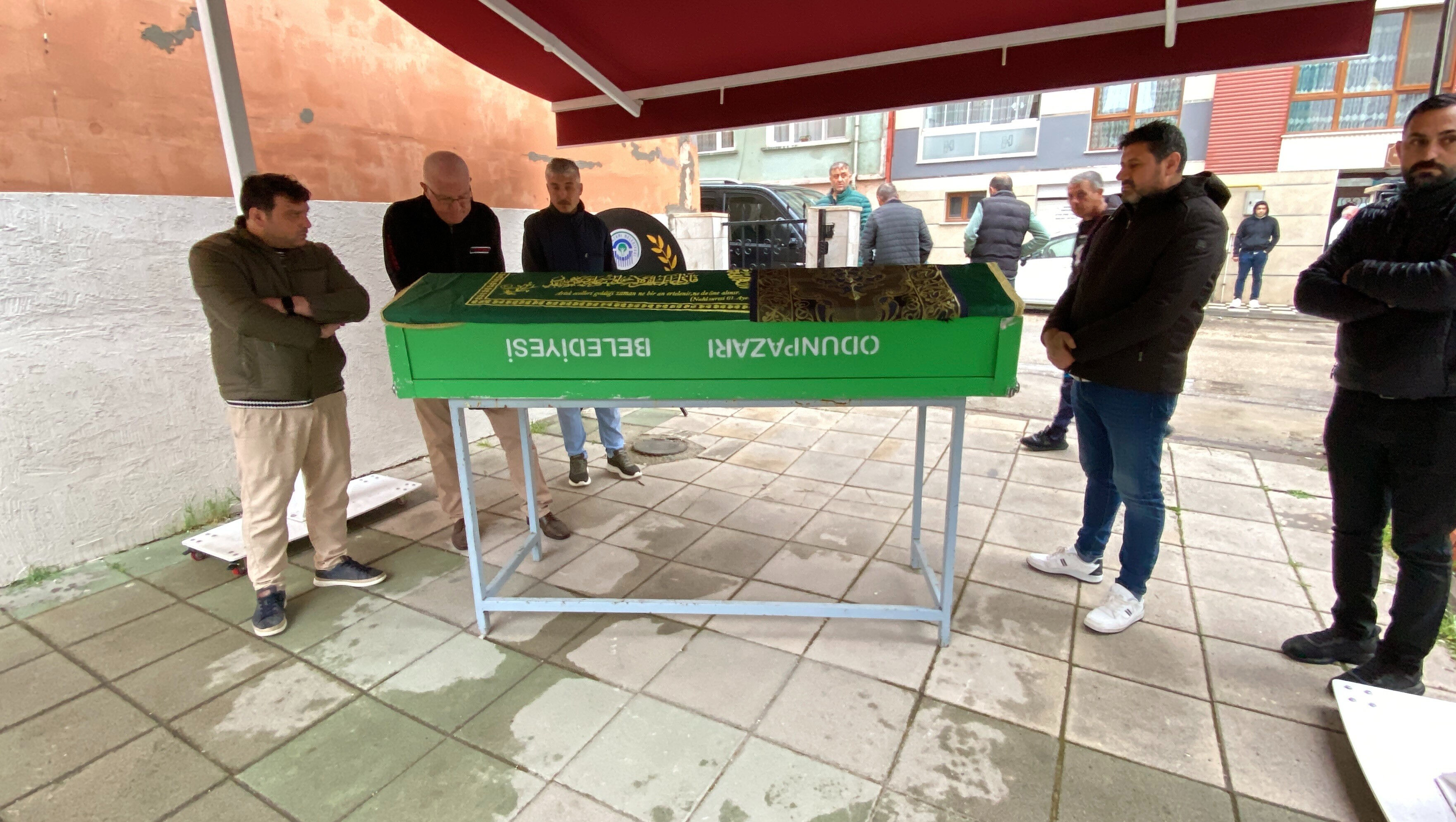 Paraşüt kazası can aldı! 2 arkadaş son yolculuğuna uğurlandı Paraşüt kazası can aldı! 2 arkadaş son yolculuğuna uğurlandı - 1. Resim