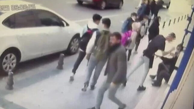Tartıştığı adamı kalemle öldürmüştü! Cezası belli oldu Tartıştığı adamı kalemle öldürmüştü! Cezası belli oldu - 1. Resim