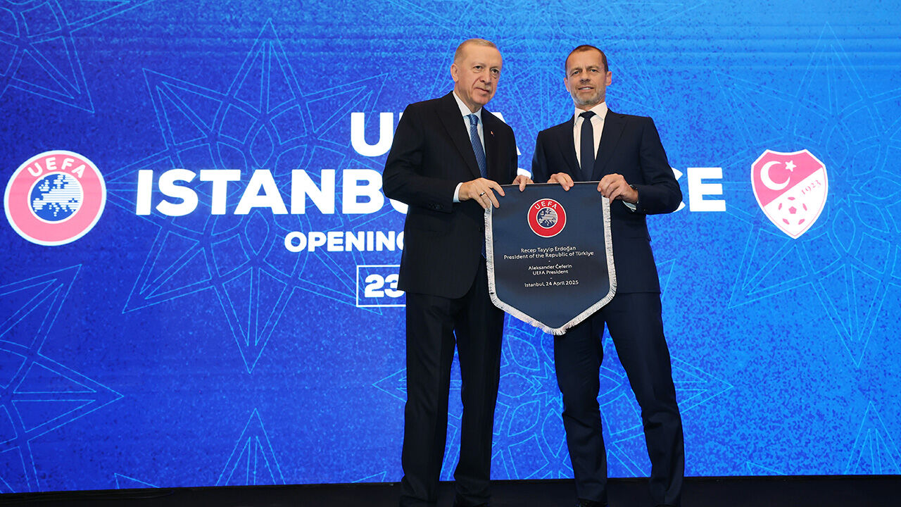 UEFA, Türkiye'de temsilcilik açtı! Cumhurbaşkanı Erdoğan depremi unutmadı UEFA, Türkiye'de temsilcilik açtı! Cumhurbaşkanı Erdoğan depremi unutmadı - 2. Resim