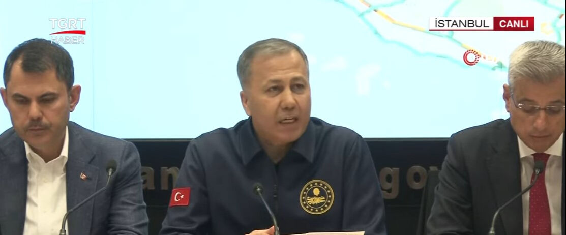 Yerlikaya, Kurum ve Memişoğlu'ndan 'İstanbul depremi' açıklaması: Acilen dönüştürülmesi gereken 1,5 milyon riskli bina var Yerlikaya ve Kurum'dan 'İstanbul depremi' açıklaması: Acilen dönüştürülmesi gereken 1,5 milyon riskli bina var - 1. Resim