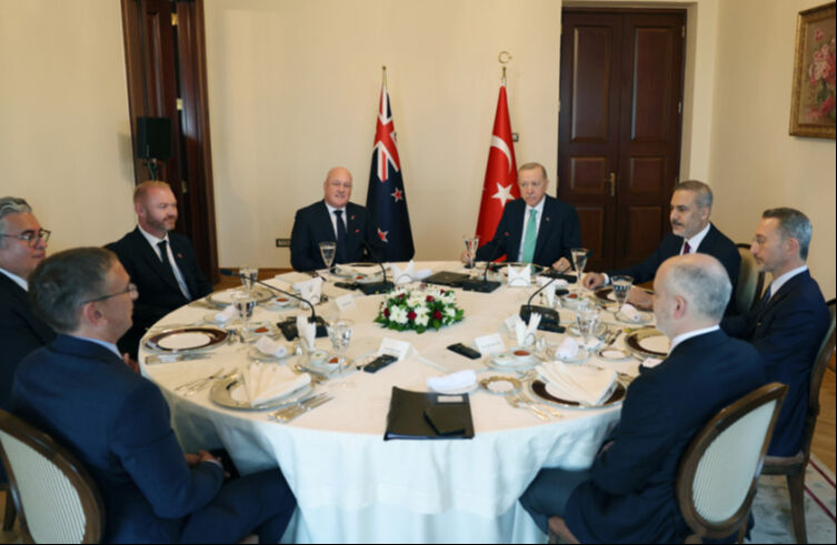 Cumhurbaşkanı Erdoğan, Yeni Zelanda Başbakanı Luxon'u kabul etti Cumhurbaşkanı Erdoğan, Yeni Zelanda Başbakanı Luxon'u kabul etti - 2. Resim