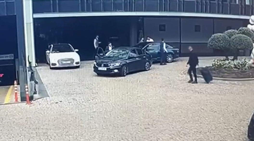 Ekrem İmamoğlu'nu köşeye sıkıştıracak görüntü! İfşa olmamak için kameraları bantlamışlar - 3. Resim