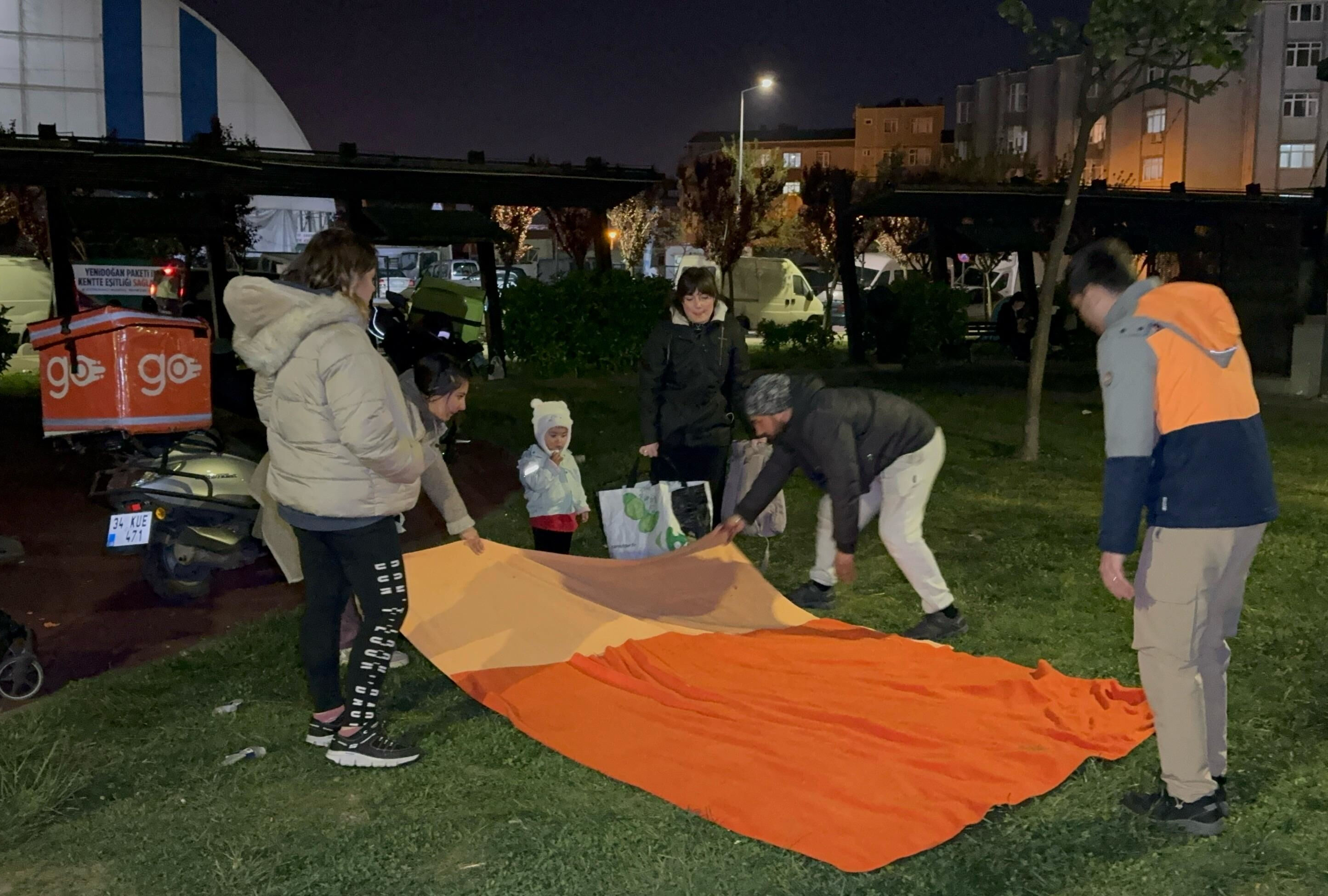 İstanbul'da şiddetli artçı deprem! AFAD büyüklüğünü bildirdi İstanbul'da şiddetli artçı deprem! AFAD büyüklüğünü bildirdi - 2. Resim
