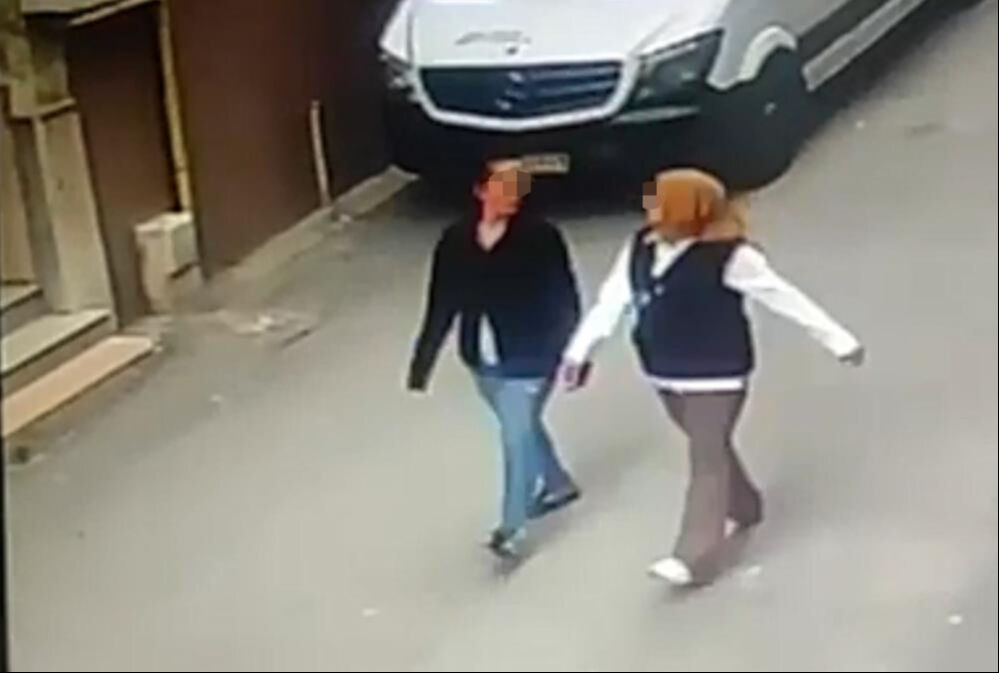 Kadın hırsızlar yakayı ele verdi! Suç makinesi çıktılar Kadın hırsızlar yakayı ele verdi! Suç makinesi çıktılar - 2. Resim