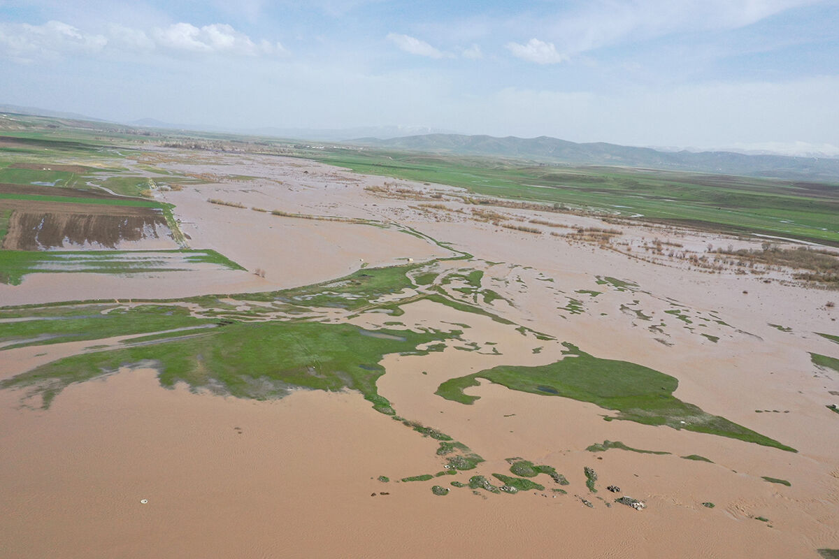 Murat Nehri taştı, kilometrelerce arazi sular altında kaldı Murat Nehri taştı, kilometrelerce arazi sular altında kaldı - 6. Resim