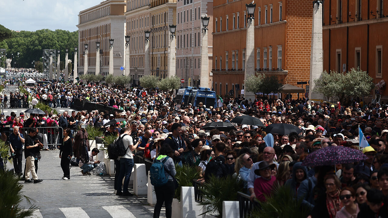 Papa Franciscus'un cenaze törenine Türkiye'den katılacak isim belli oldu Papa Franciscus'un cenaze törenine Türkiye'den katılacak isim belli oldu - 2. Resim