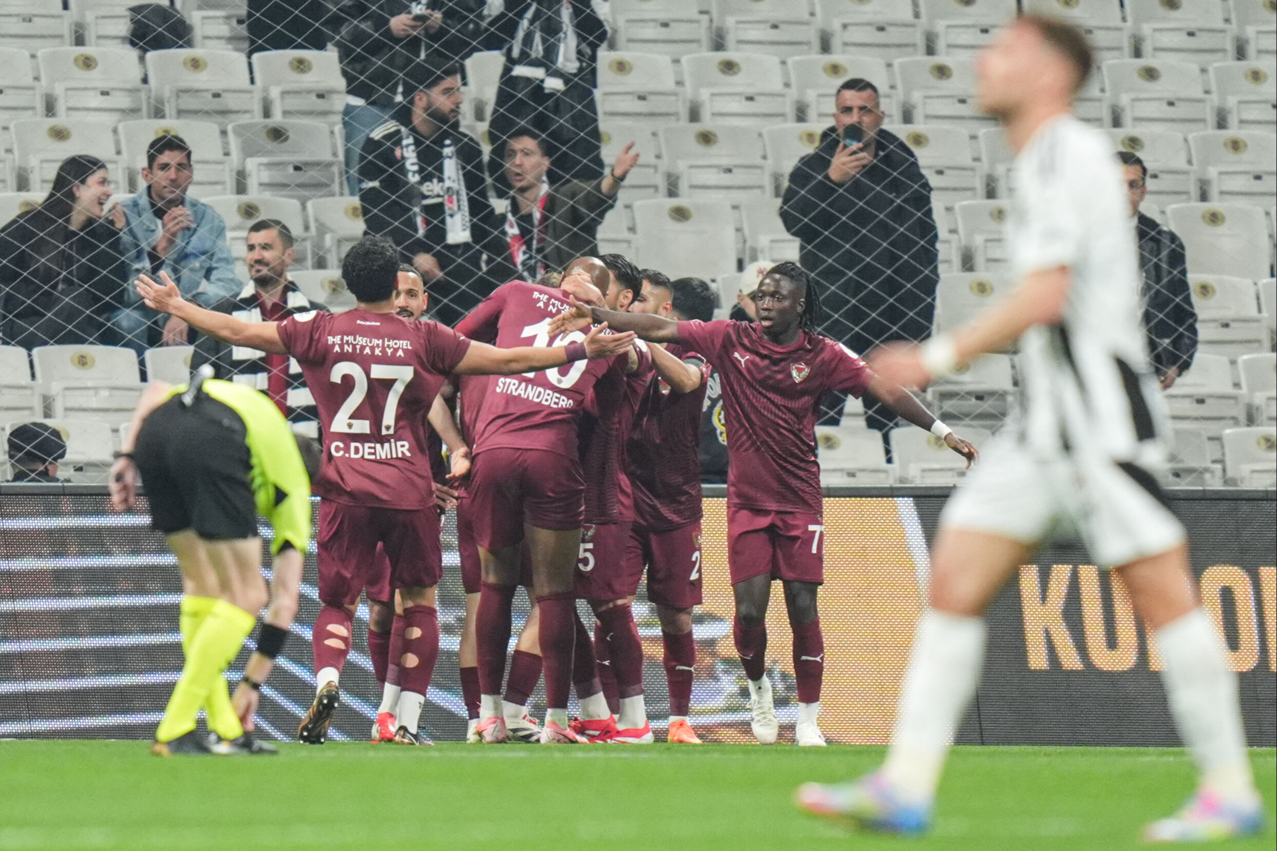 Süper Lig'den düşen ikinci takım Atakaş Hatayspor oldu Süper Lig'den düşen ikinci takım Atakaş Hatayspor oldu - 2. Resim