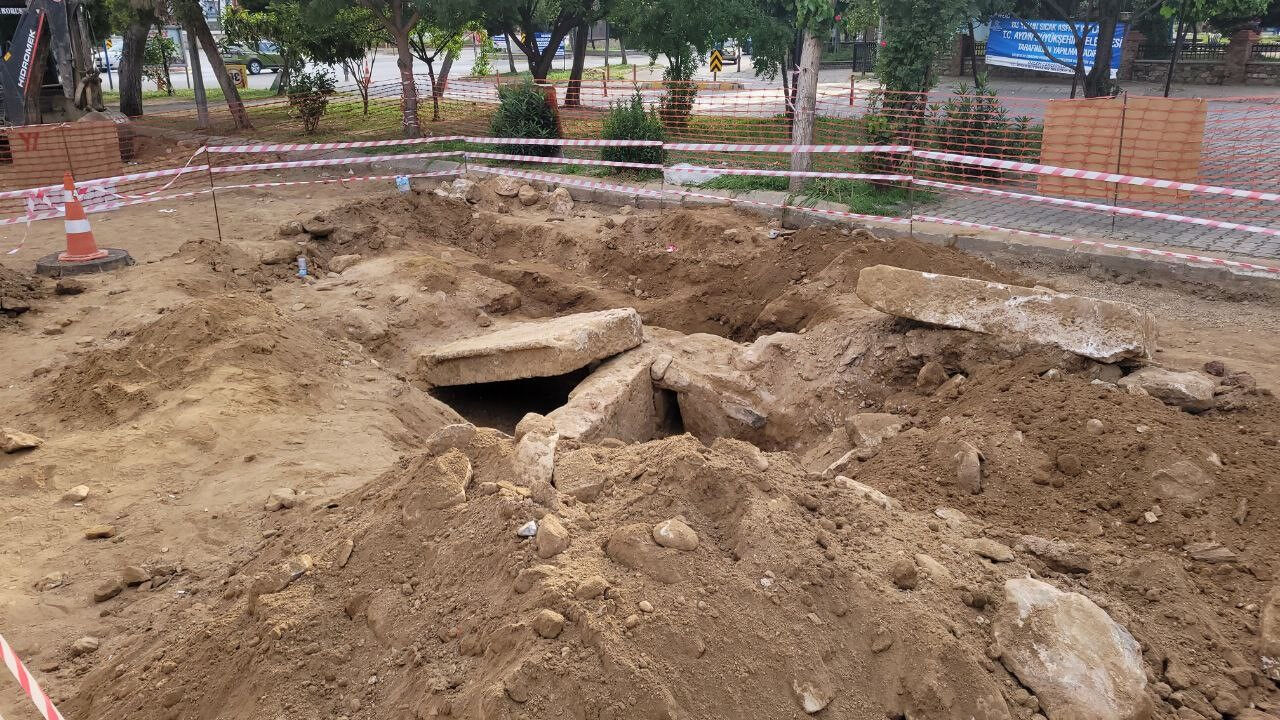 Yol &ccedil;alışmasından tarih fışkırdı! &Ccedil;alışmalara ara verildi - 3. Resim