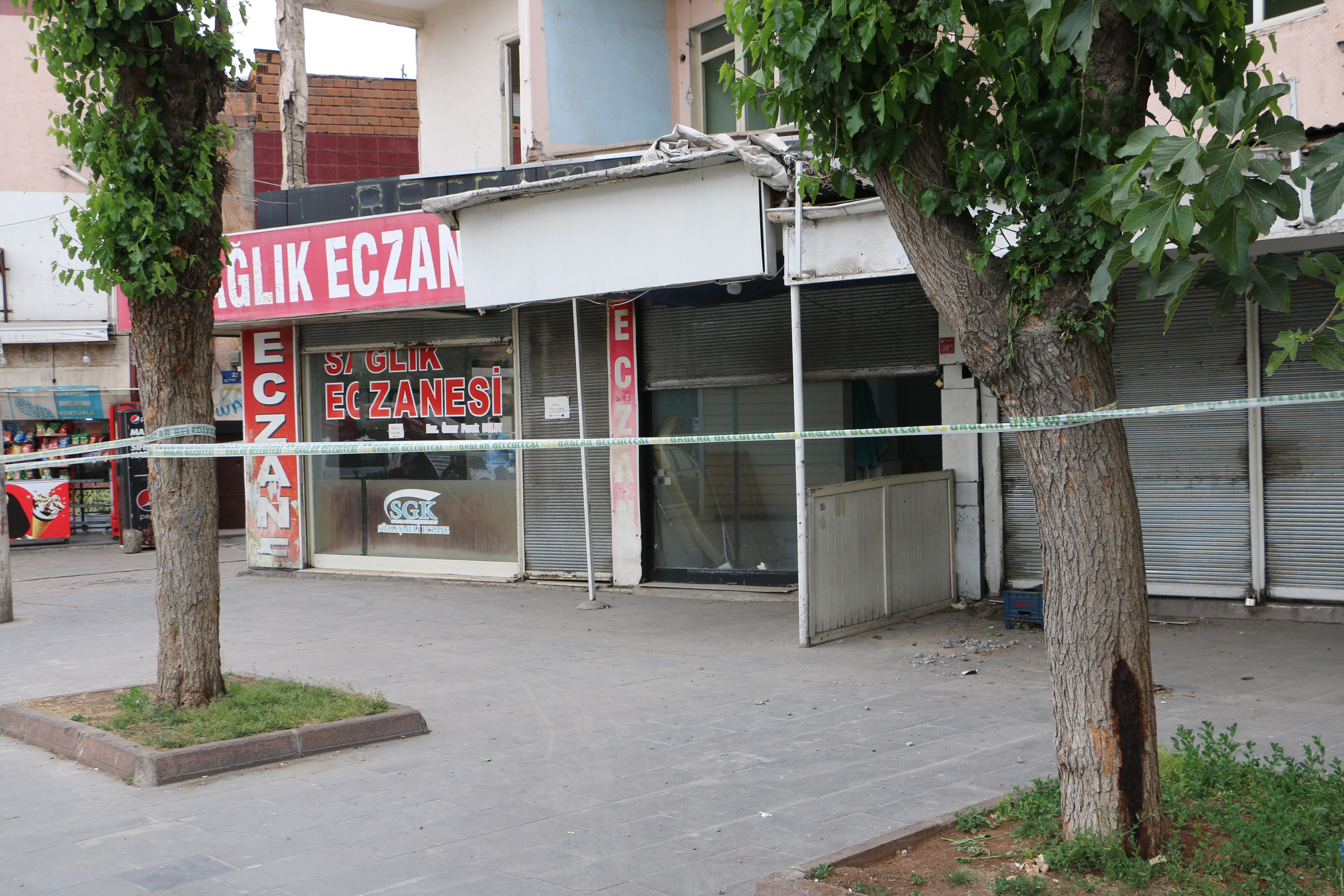 Ağır hasarlı bina tehlike saçıyor! Deprem gündeminde korkutan yapı Ağır hasarlı bina tehlike saçıyor! Deprem gündeminde korkutan yapı - 1. Resim