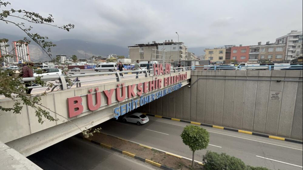 Bir kent bu olayı konuşuyor! 6 adet "T" harfi kayıp Bir kent bu olayı konuşuyor! 6 adet "T" harfi kayıp - 2. Resim